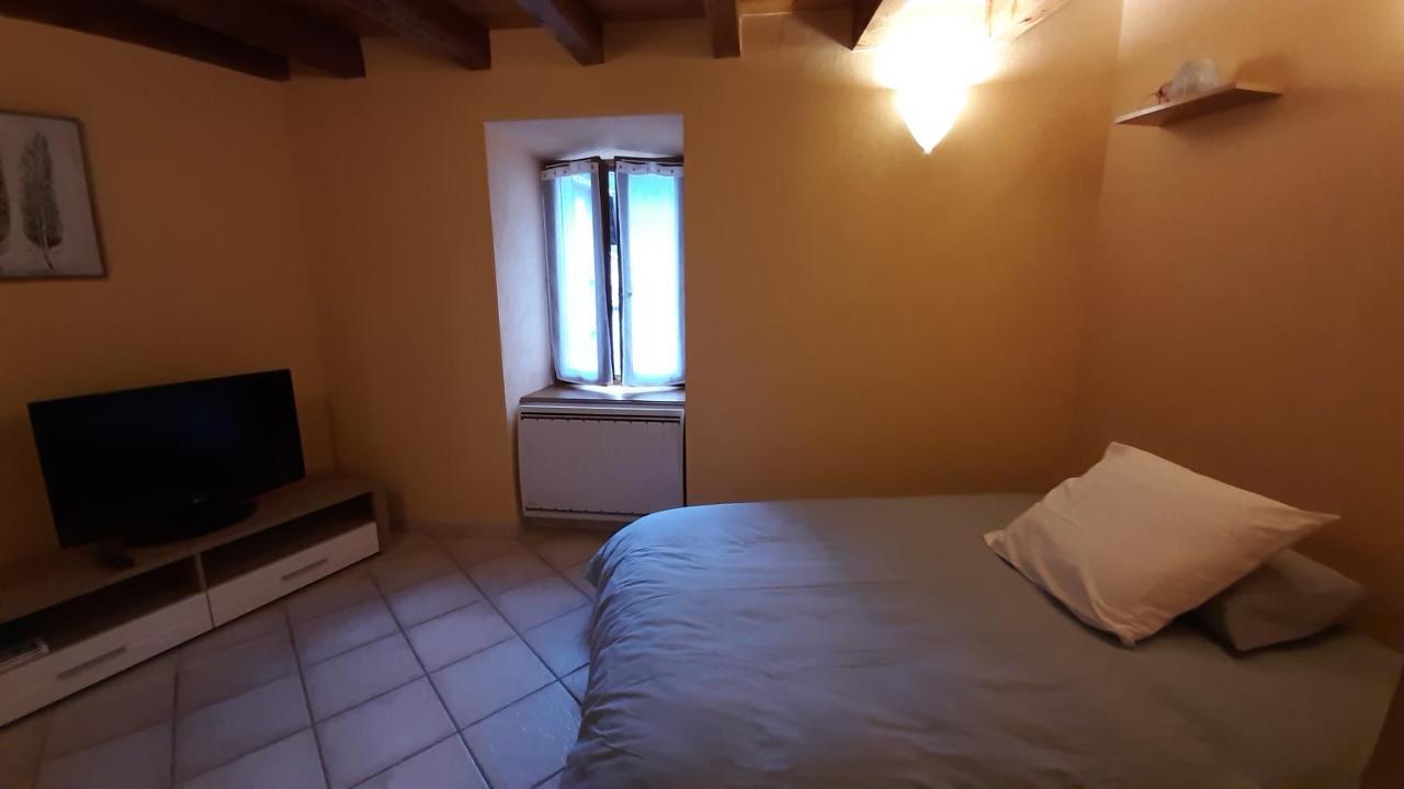 Petite Maison De Village Situee Entre Lacs, Cascades Et Montagnes Virieu-le-Grand المظهر الخارجي الصورة