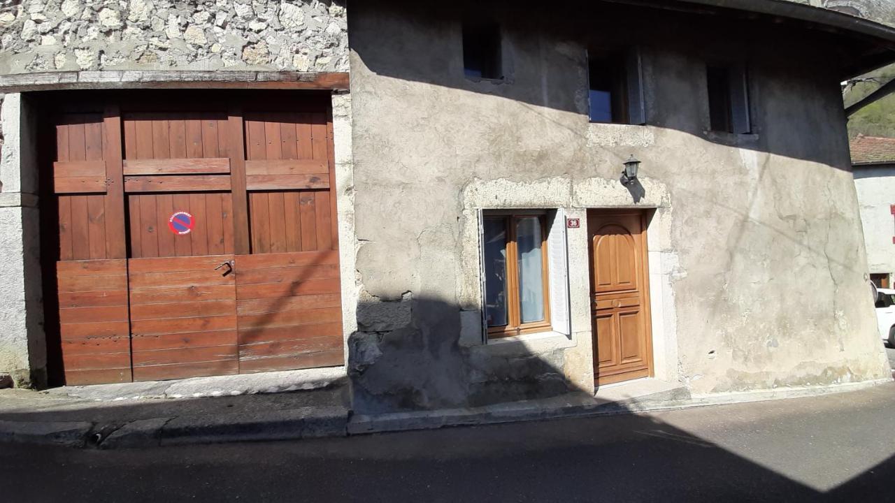 Petite Maison De Village Situee Entre Lacs, Cascades Et Montagnes Virieu-le-Grand المظهر الخارجي الصورة